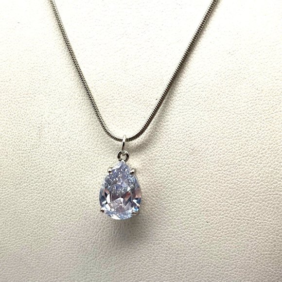 Stunning Faceted Crystal Teardrop Pendant on Silver Tone Vintage Snake Chain - Picture 2 of 5